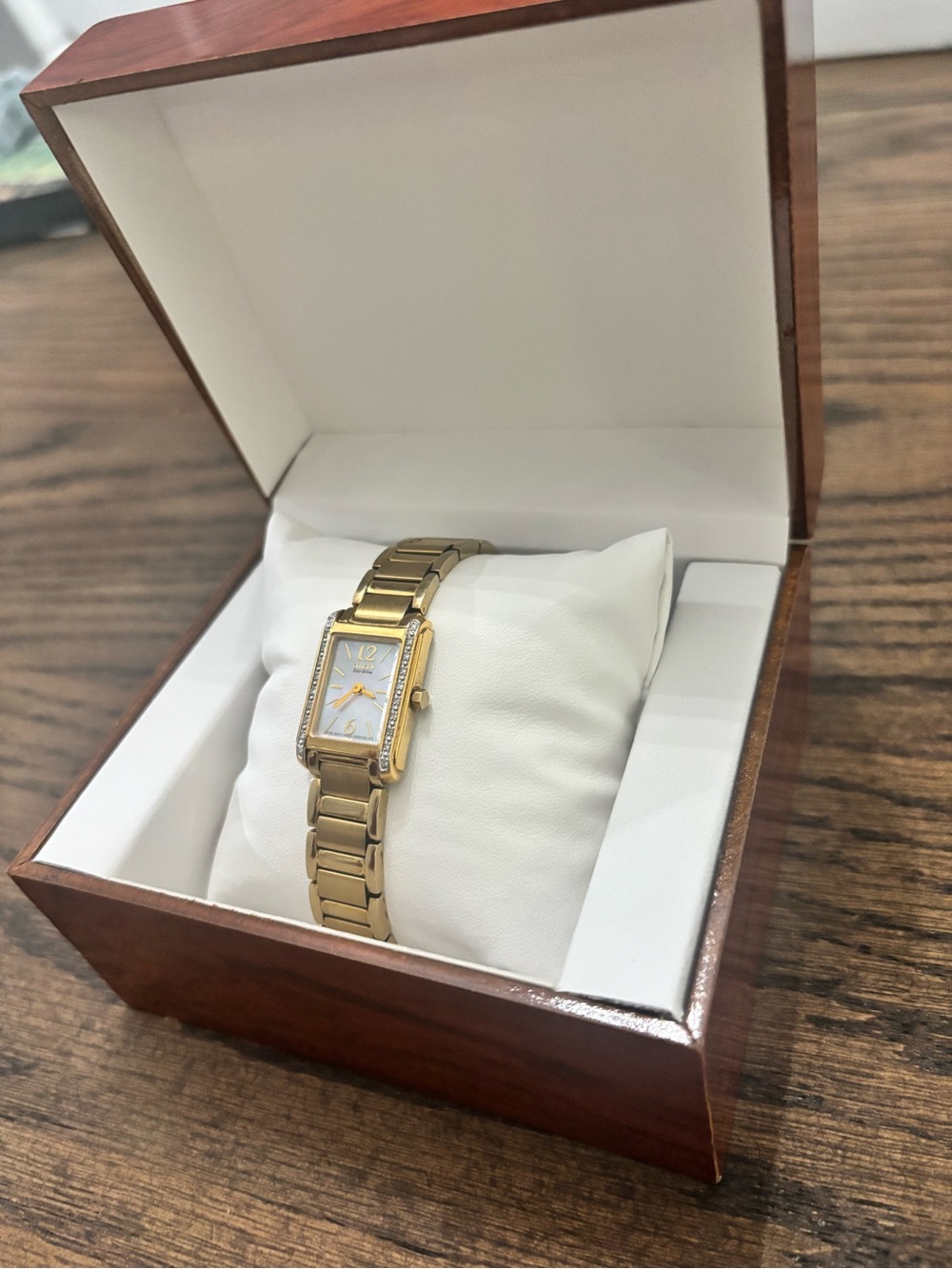 Citizen Eco-Drive Women’s Gold-Tone Watch Mother-of-Pearl Dial - Picture 2 of 6